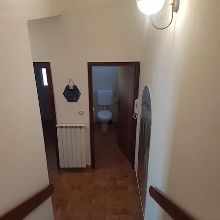 Prostran Niko - Idealan Za Veliku Obitelj *