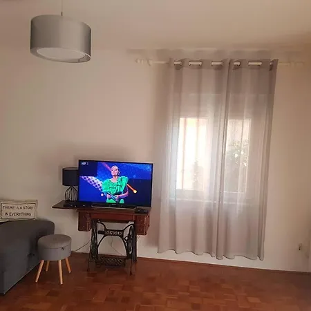 Prostran Niko - Idealan Za Veliku Obitelj Pola