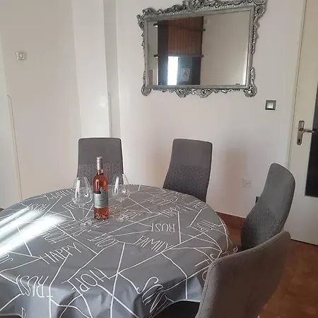 شقة Prostran Niko - Idealan Za Veliku Obitelj بولا