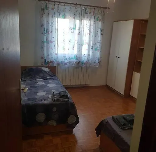 Prostran Niko - Idealan Za Veliku Obitelj